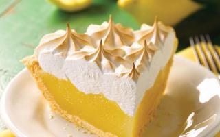 간단하지만 아주 맛있고 진한 사워크림과 케이크용 레몬크림 집에서 케이크용 레몬크림
